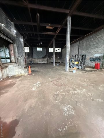 180-25 Liberty Avenue, Jamaica, NY 11432