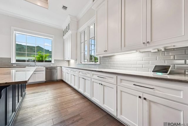 1601 Sugar Cane Ln, Baton Rouge, LA 70810