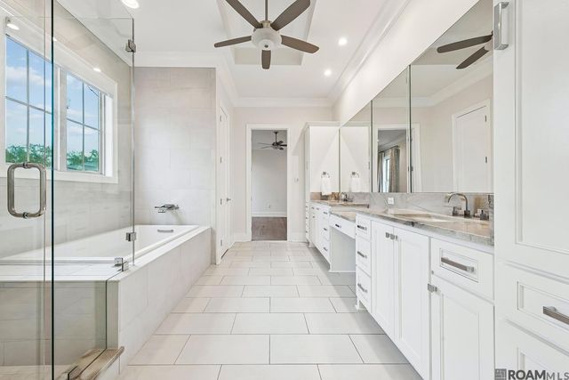 1601 Sugar Cane Ln, Baton Rouge, LA 70810