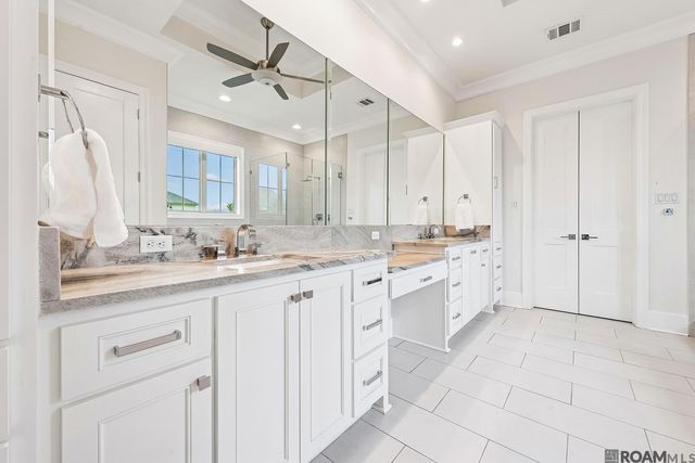 1601 Sugar Cane Ln, Baton Rouge, LA 70810