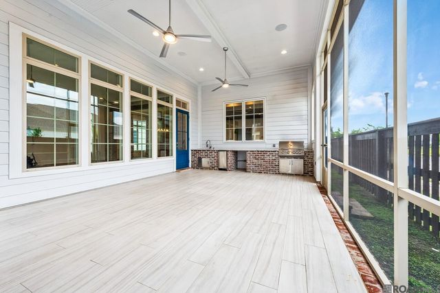 1601 Sugar Cane Ln, Baton Rouge, LA 70810