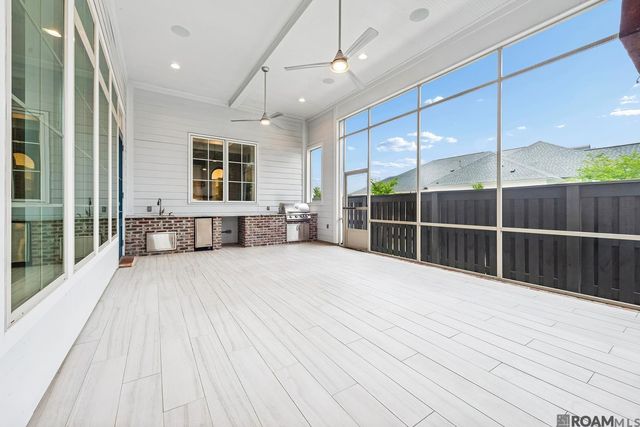 1601 Sugar Cane Ln, Baton Rouge, LA 70810