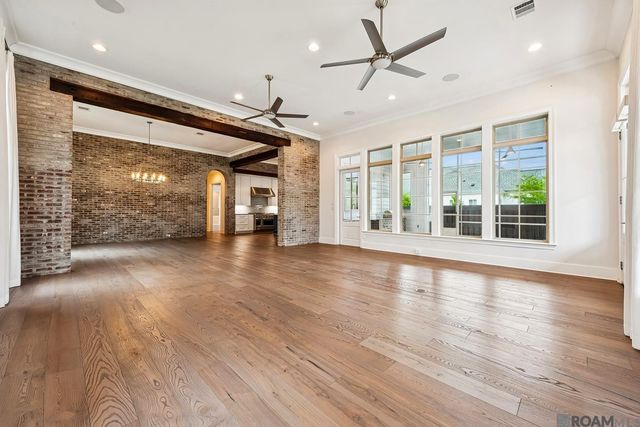 1601 Sugar Cane Ln, Baton Rouge, LA 70810
