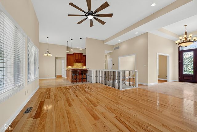 5913 Chartwell Drive, Bargersville, IN 46106