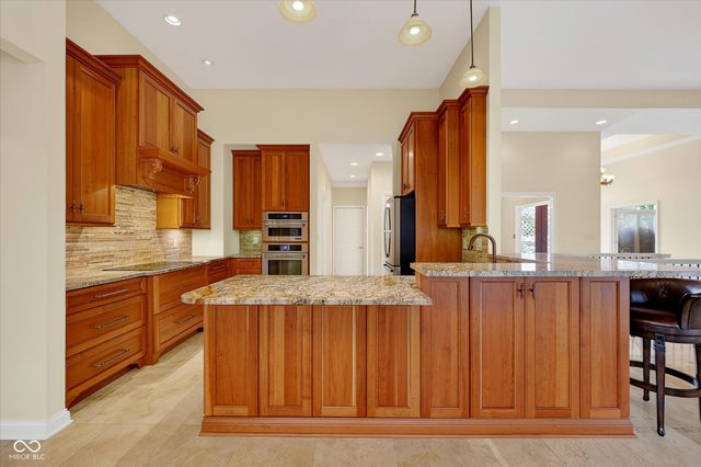 5913 Chartwell Drive, Bargersville, IN 46106
