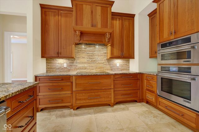 5913 Chartwell Drive, Bargersville, IN 46106