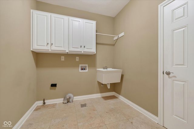 5913 Chartwell Drive, Bargersville, IN 46106