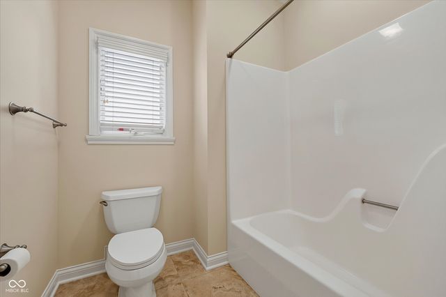 5913 Chartwell Drive, Bargersville, IN 46106