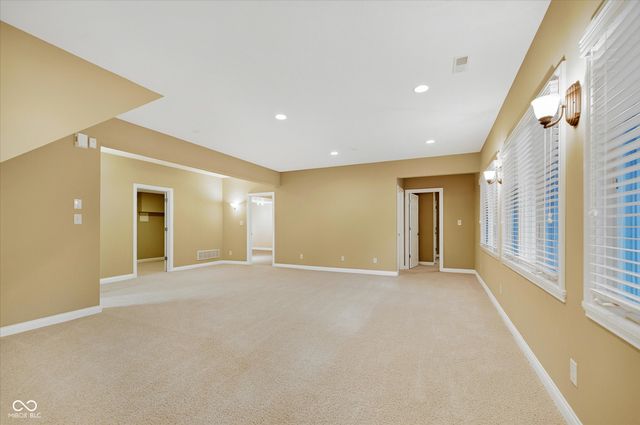5913 Chartwell Drive, Bargersville, IN 46106