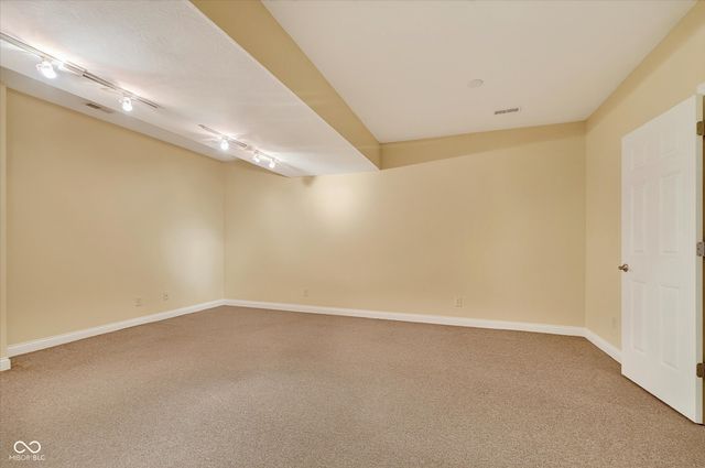 5913 Chartwell Drive, Bargersville, IN 46106