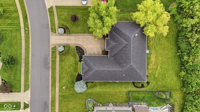 5913 Chartwell Drive, Bargersville, IN 46106