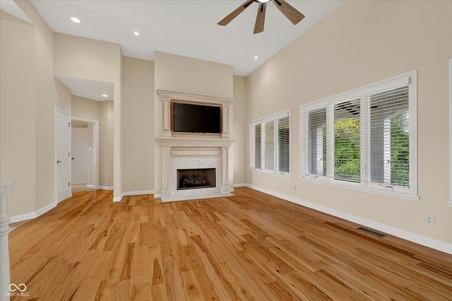 5913 Chartwell Drive, Bargersville, IN 46106