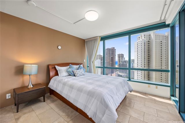 1888 Kalakaua Avenue 2704, Honolulu, HI 96815