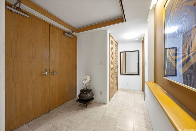 1888 Kalakaua Avenue 2704, Honolulu, HI 96815