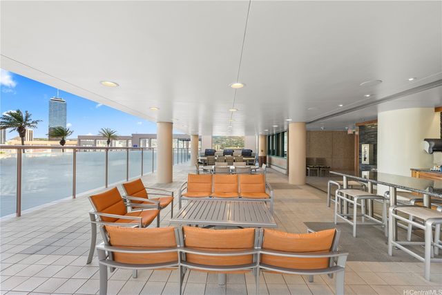 1888 Kalakaua Avenue 2704, Honolulu, HI 96815