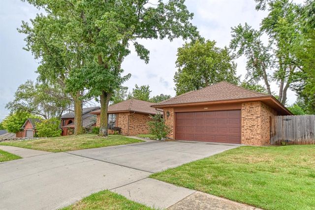 2101 Riverside Drive, Norman, OK 73072