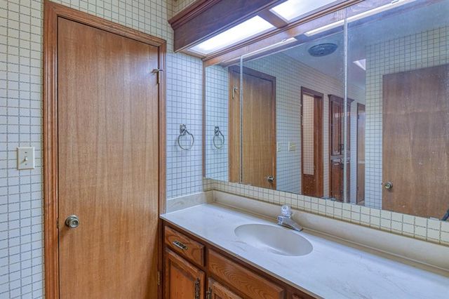 2101 Riverside Drive, Norman, OK 73072