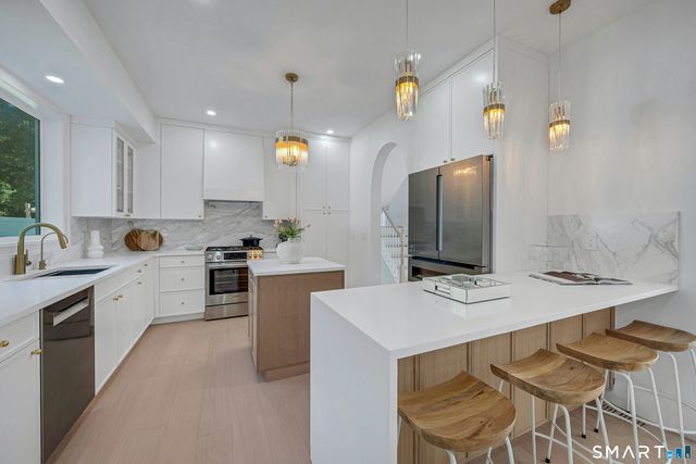 37 Mary Lane, Greenwich, CT 06878