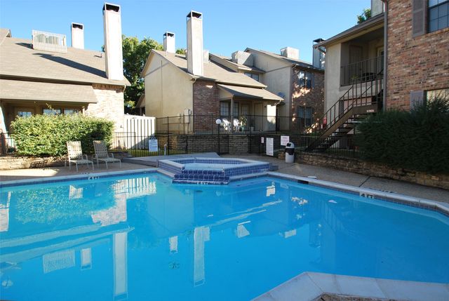 2835 Keller Springs Road 805, Carrollton, TX 75006