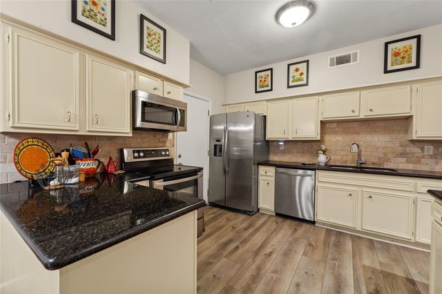 10121 Valley Forge Drive, Houston, TX 77042