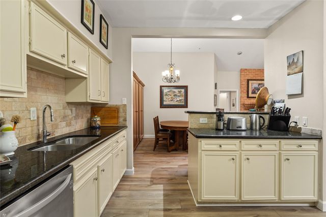 10121 Valley Forge Drive, Houston, TX 77042