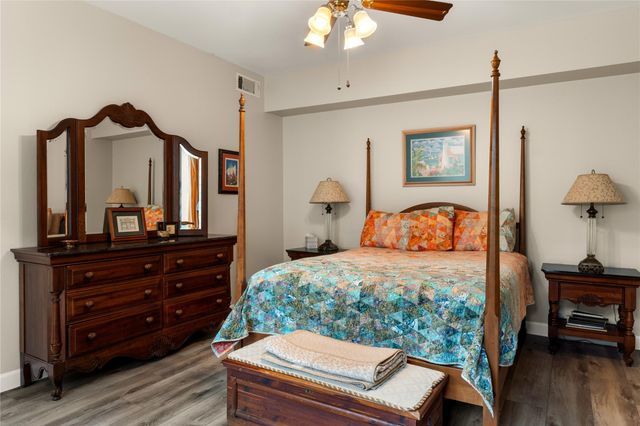 10121 Valley Forge Drive, Houston, TX 77042