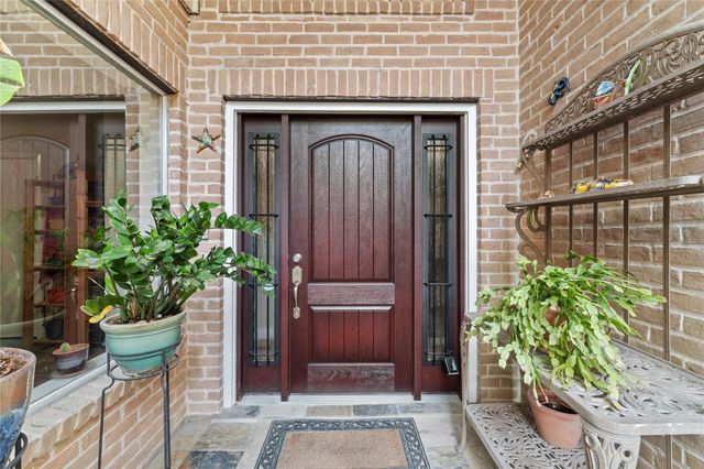 10121 Valley Forge Drive, Houston, TX 77042