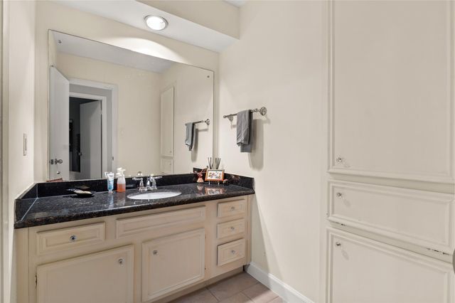 10121 Valley Forge Drive, Houston, TX 77042