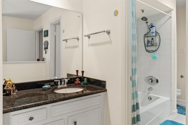 10121 Valley Forge Drive, Houston, TX 77042