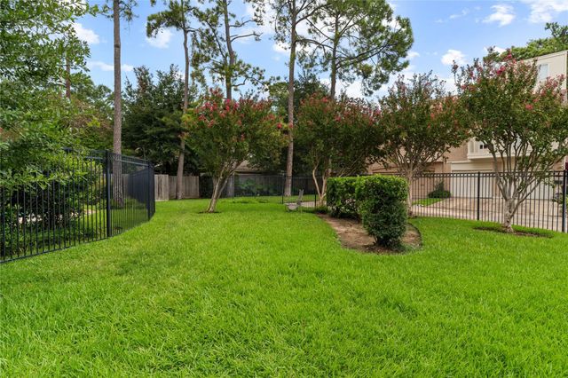 10121 Valley Forge Drive, Houston, TX 77042