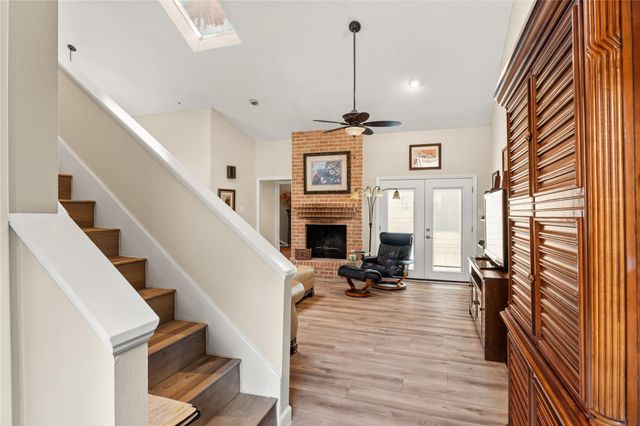 10121 Valley Forge Drive, Houston, TX 77042