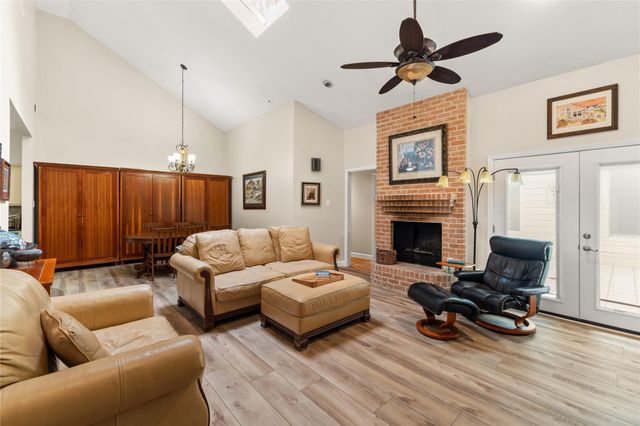 10121 Valley Forge Drive, Houston, TX 77042