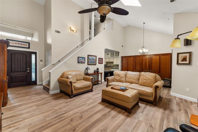 10121 Valley Forge Drive, Houston, TX 77042