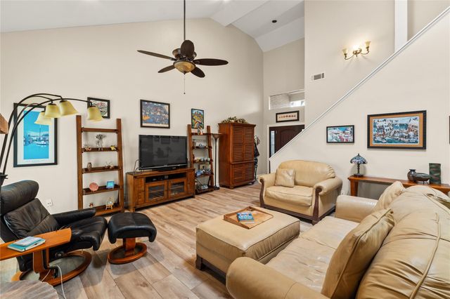 10121 Valley Forge Drive, Houston, TX 77042