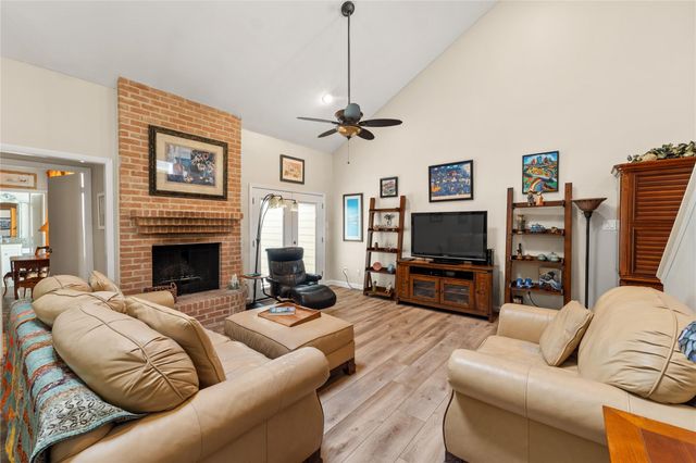 10121 Valley Forge Drive, Houston, TX 77042