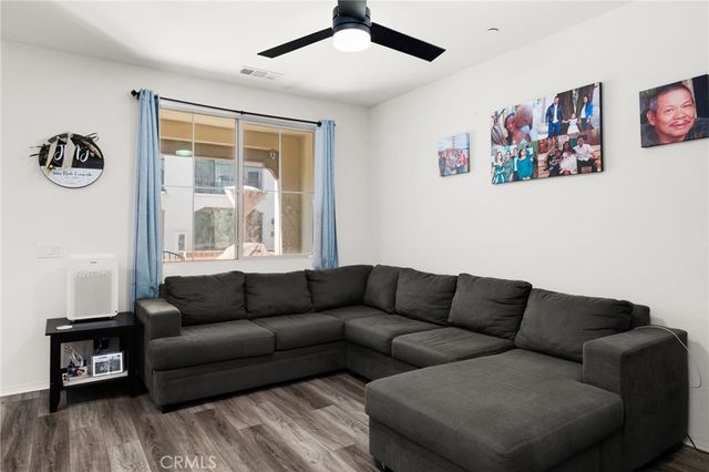 2815 E Berry Loop Privado, Ontario, CA 91761