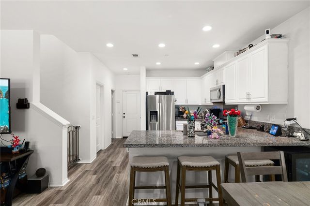 2815 E Berry Loop Privado, Ontario, CA 91761