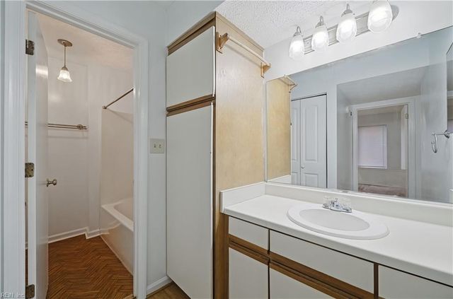 124 Wells CT, Hampton, VA 23666