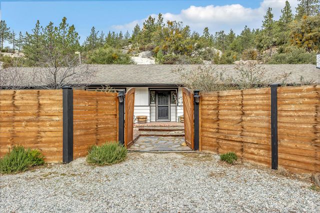 54680 Falling Leaf Drive, Idyllwild, CA 92549