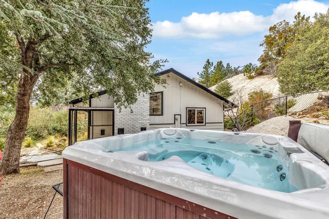 54680 Falling Leaf Drive, Idyllwild, CA 92549