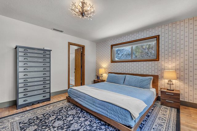 54680 Falling Leaf Drive, Idyllwild, CA 92549