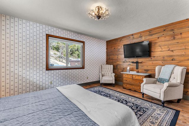 54680 Falling Leaf Drive, Idyllwild, CA 92549