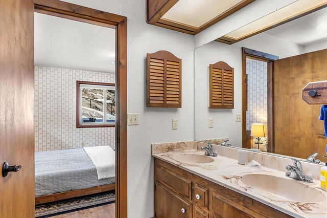 54680 Falling Leaf Drive, Idyllwild, CA 92549