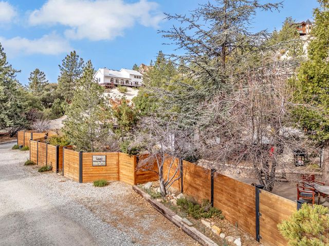 54680 Falling Leaf Drive, Idyllwild, CA 92549