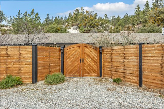 54680 Falling Leaf Drive, Idyllwild, CA 92549