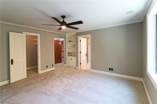 16940 S Stonehaven Drive, Loch Lloyd, MO 64012