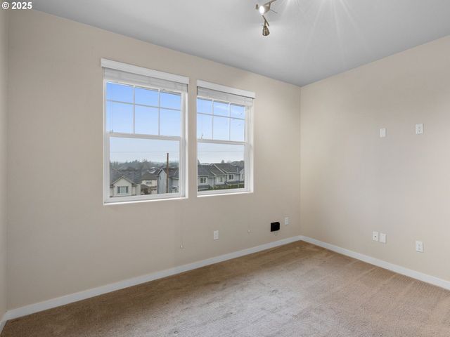 17182 Sw APPLEDALE Rd 405, Beaverton, OR 97007