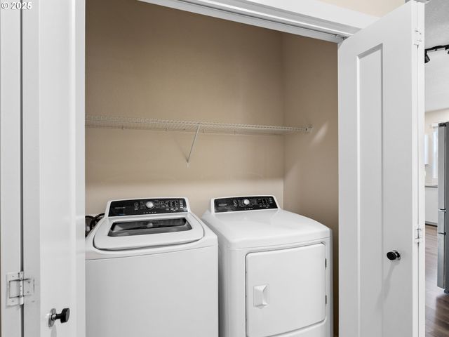 17182 Sw APPLEDALE Rd 405, Beaverton, OR 97007