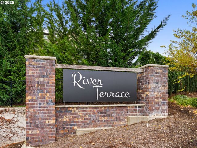 17182 Sw APPLEDALE Rd 405, Beaverton, OR 97007