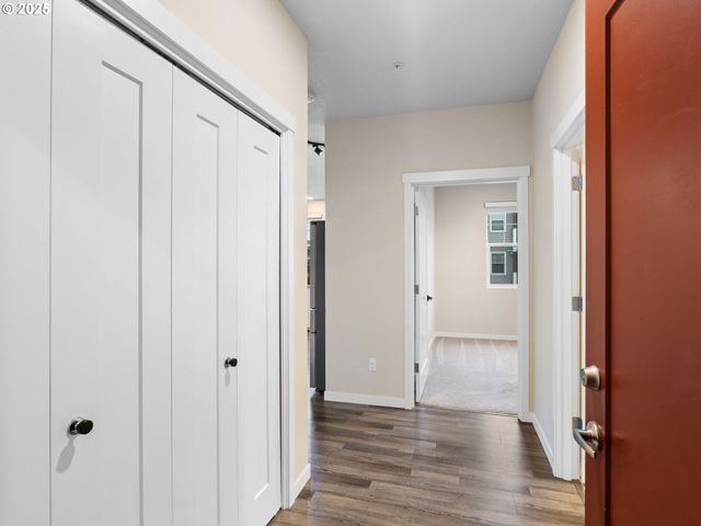 17182 Sw APPLEDALE Rd 405, Beaverton, OR 97007